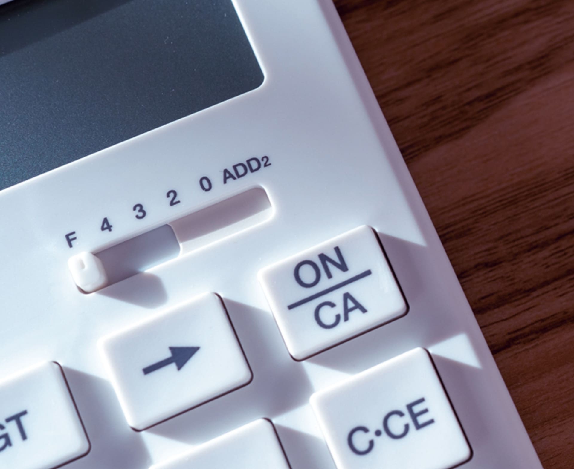 学びの質は保ったまま、無駄を省いて学費は安く！